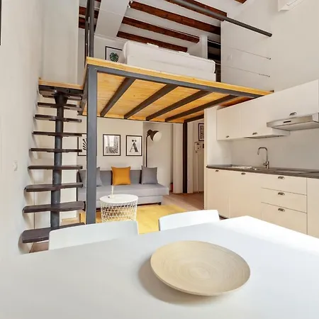 Porta Venezia Modern Loft - The Door *